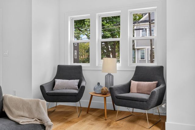 37 Belmont St 37, Somerville, MA 02143