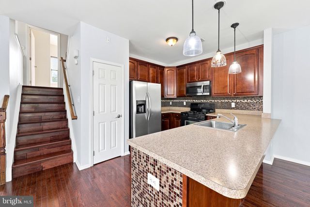 64 MEADOW CIR, Mays Landing, NJ 08330