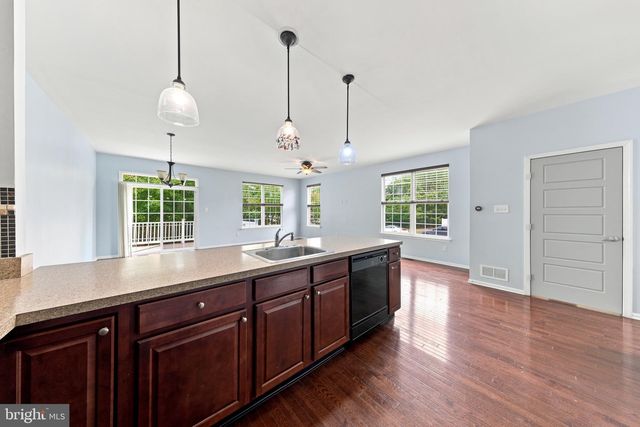 64 MEADOW CIR, Mays Landing, NJ 08330
