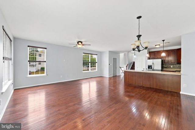 64 MEADOW CIR, Mays Landing, NJ 08330
