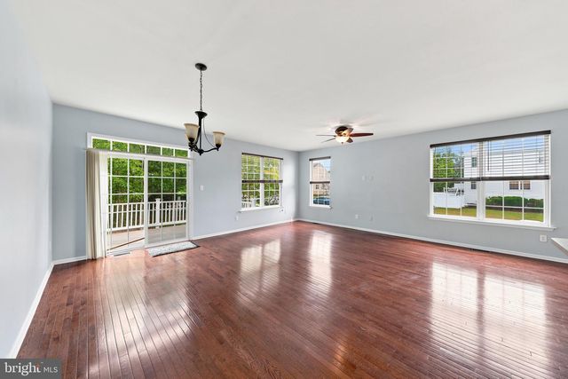 64 MEADOW CIR, Mays Landing, NJ 08330