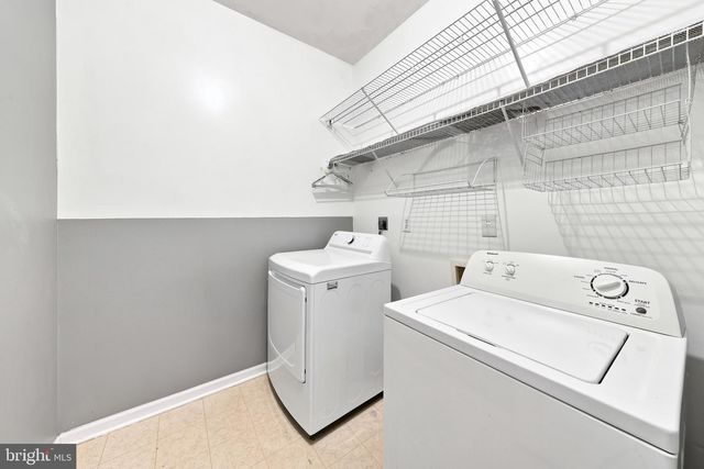 64 MEADOW CIR, Mays Landing, NJ 08330