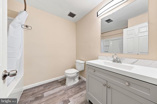 64 MEADOW CIR, Mays Landing, NJ 08330