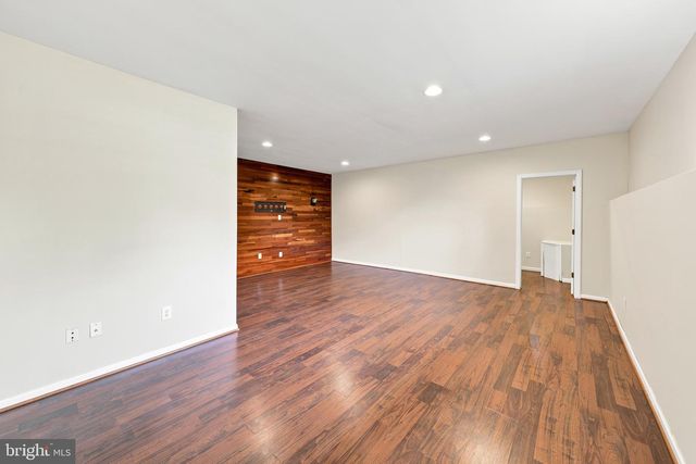 64 MEADOW CIR, Mays Landing, NJ 08330