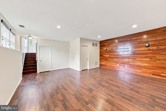 64 MEADOW CIR, Mays Landing, NJ 08330