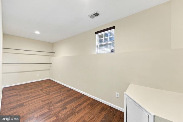 64 MEADOW CIR, Mays Landing, NJ 08330