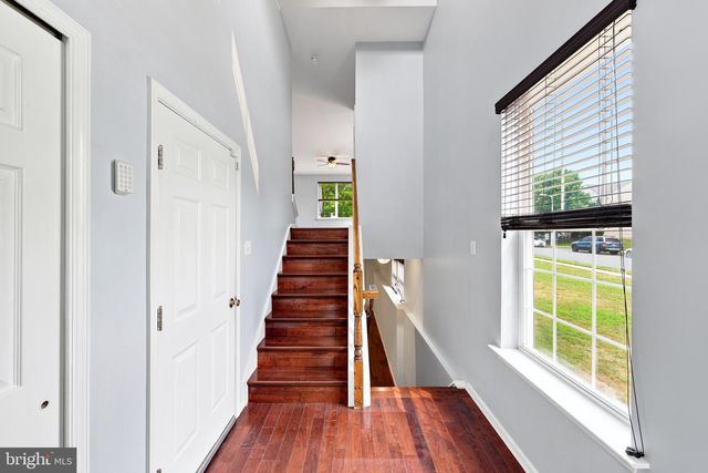 64 MEADOW CIR, Mays Landing, NJ 08330