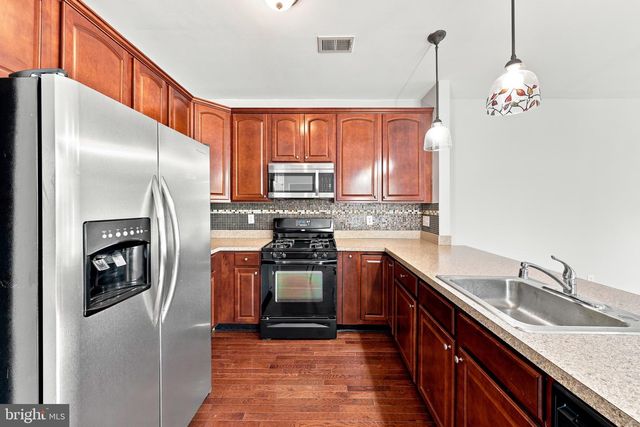 64 MEADOW CIR, Mays Landing, NJ 08330