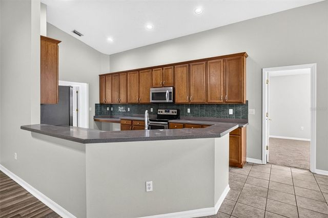 2605 VALENCIA GROVE DRIVE, Valrico, FL 33596