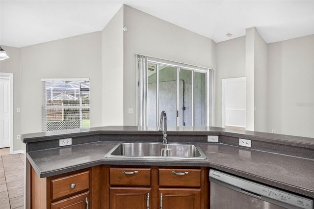 2605 VALENCIA GROVE DRIVE, Valrico, FL 33596