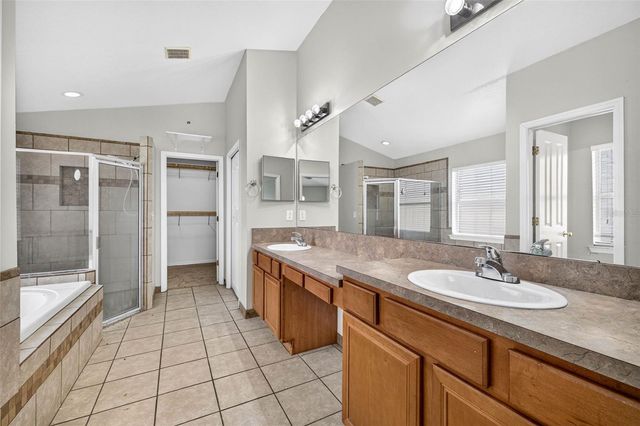 2605 VALENCIA GROVE DRIVE, Valrico, FL 33596