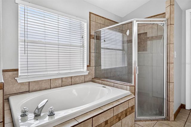 2605 VALENCIA GROVE DRIVE, Valrico, FL 33596