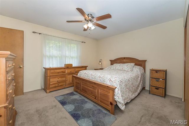 11534 Corlyn Drive, St Louis, MO 63138