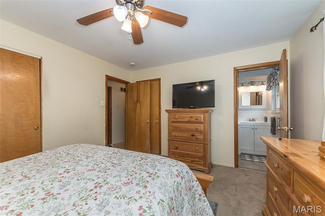 11534 Corlyn Drive, St Louis, MO 63138