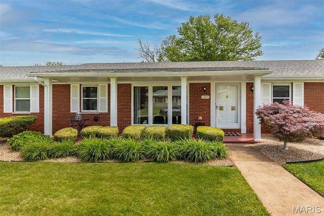 11534 Corlyn Drive, St Louis, MO 63138