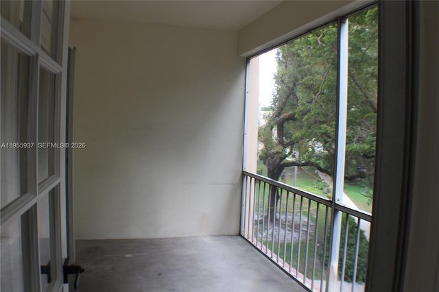 6731 Cypress Road 205, Plantation, FL 33317