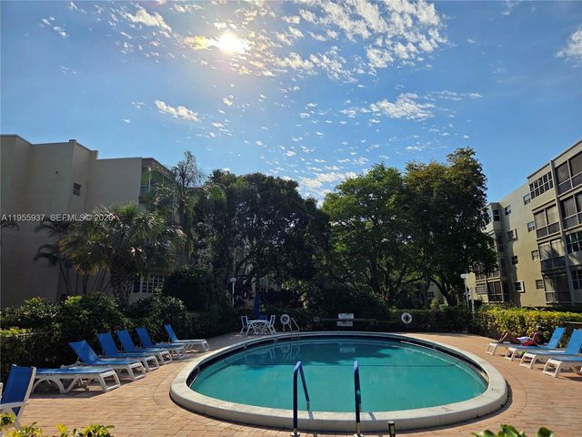 6731 Cypress Road 205, Plantation, FL 33317