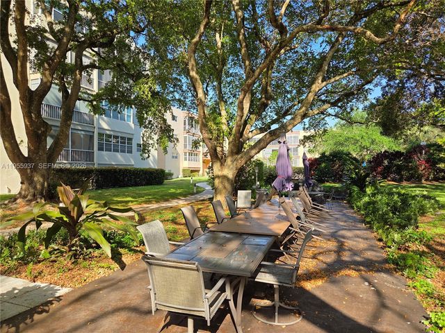 6731 Cypress Road 205, Plantation, FL 33317