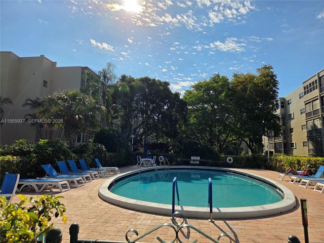6731 Cypress Road 205, Plantation, FL 33317