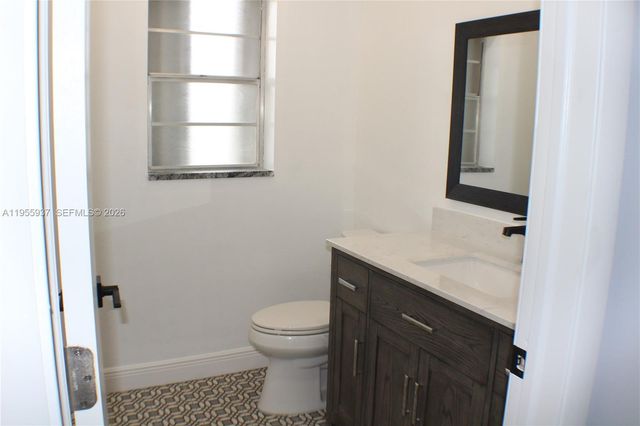 6731 Cypress Road 205, Plantation, FL 33317
