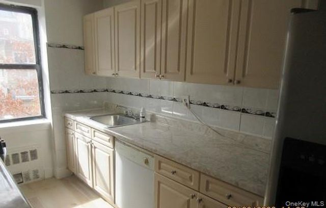 2866 Marion Avenue 1E, Bronx, NY 10458