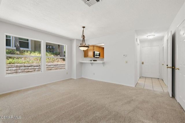 2731 Erringer Road 17, Simi Valley, CA 93065