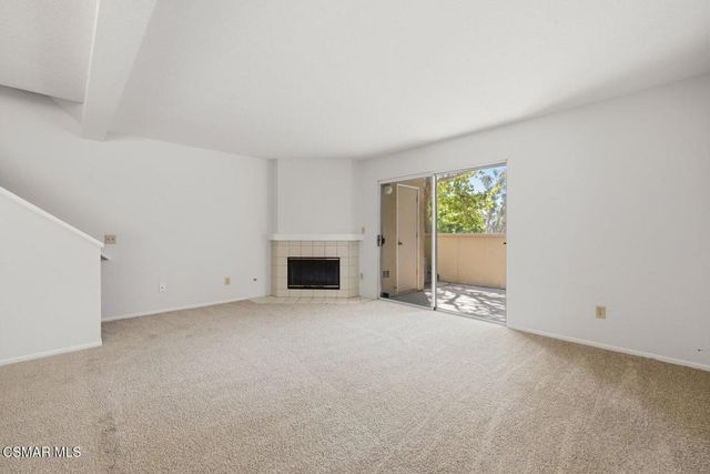 2731 Erringer Road 17, Simi Valley, CA 93065