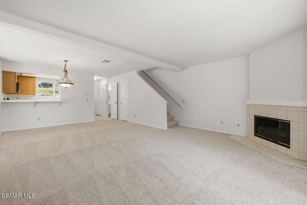 Image 12 of property listing at 2731 Erringer Road 17, Simi Valley, CA 93065
