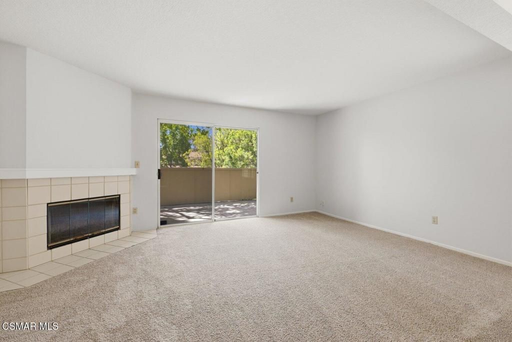 Image 13 of property listing at 2731 Erringer Road 17, Simi Valley, CA 93065