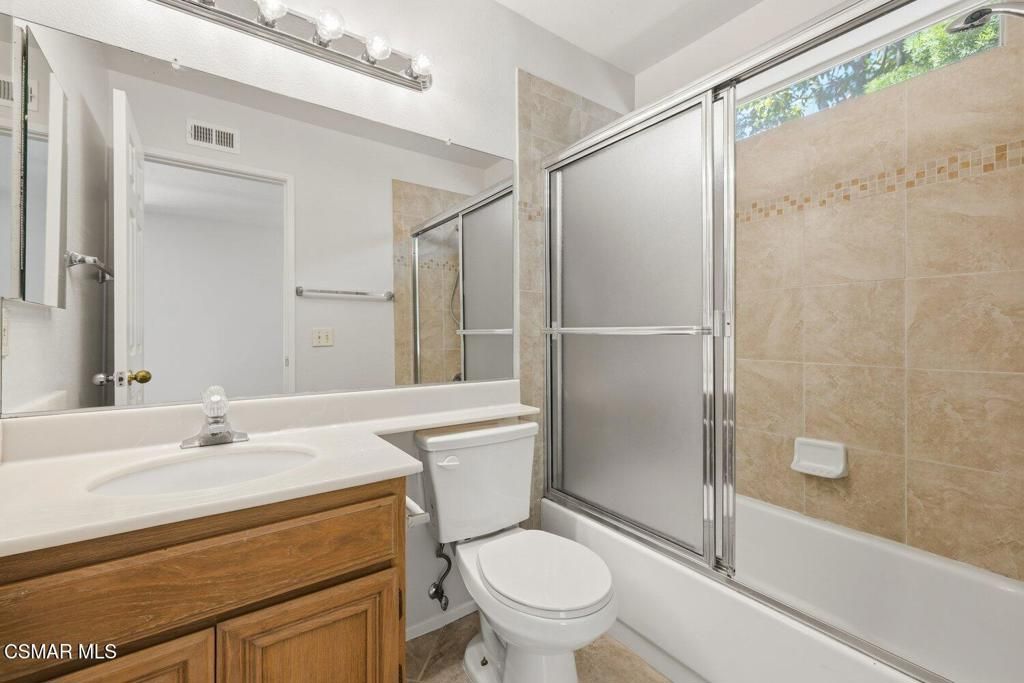 Image 23 of property listing at 2731 Erringer Road 17, Simi Valley, CA 93065