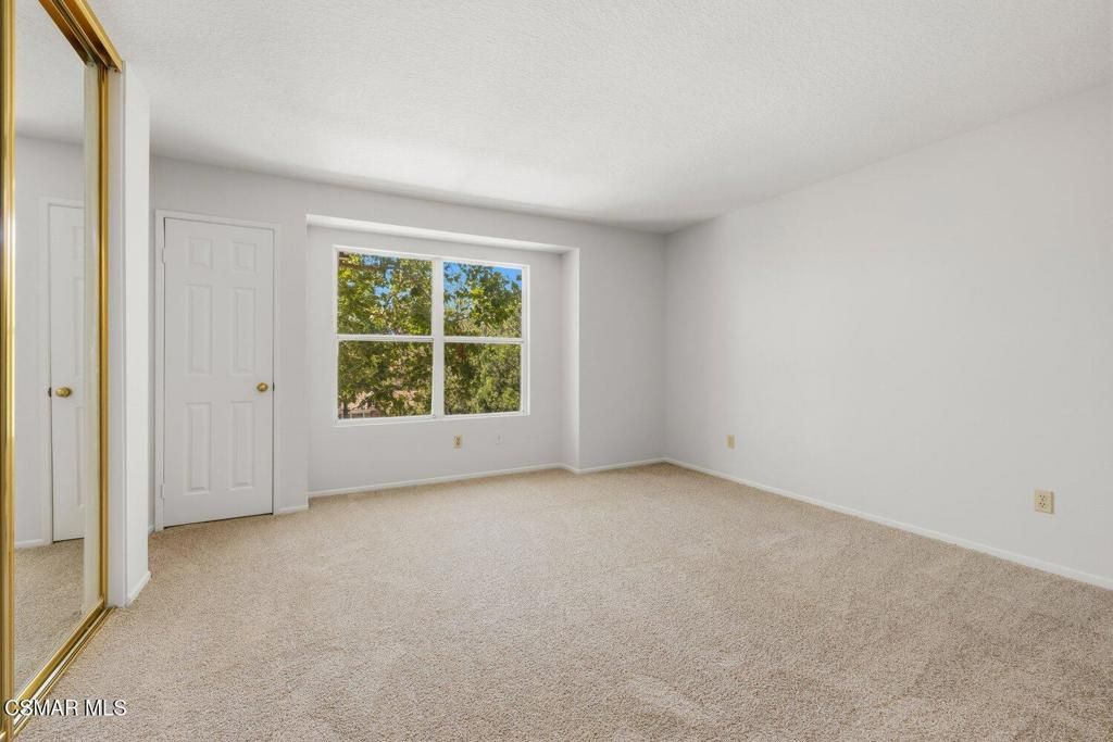 Image 24 of property listing at 2731 Erringer Road 17, Simi Valley, CA 93065