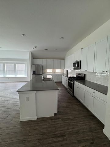 8920 Luciano RDG, Seguin, TX 78155