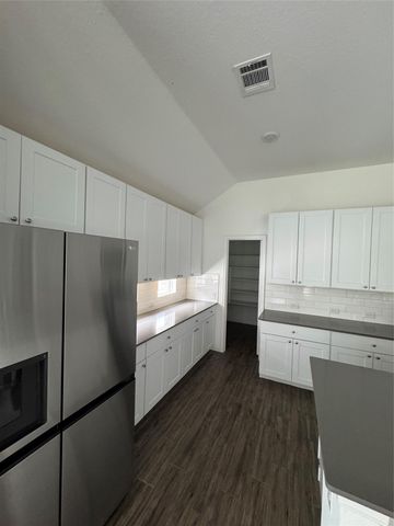 8920 Luciano RDG, Seguin, TX 78155