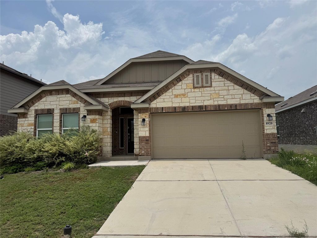8920 Luciano RDG, Seguin, TX 78155