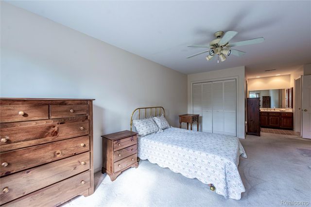 19710 W 13 Mile Road 201, Beverly Hills Village, MI 48025