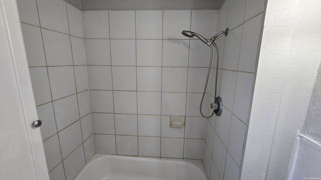 323 Claremont, San Antonio, TX 78209