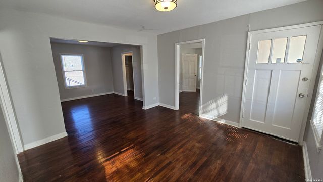 323 Claremont, San Antonio, TX 78209