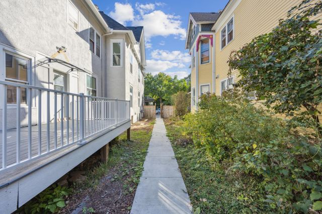 2006 2nd Avenue S, Minneapolis, MN 55404