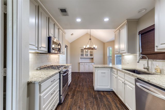 2606 Belmeade Drive, Carrollton, TX 75006