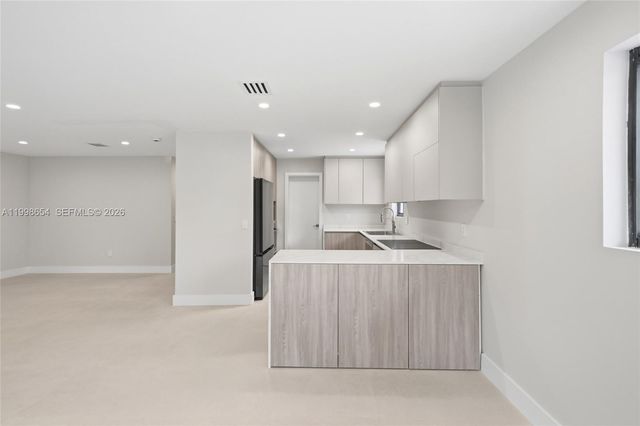 6332 SW 28th St, Miami, FL 33155