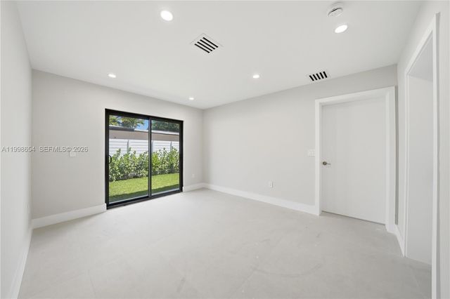 6332 SW 28th St, Miami, FL 33155