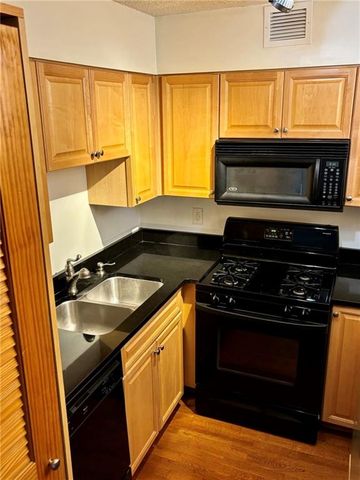 2479 Peachtree Road NE 1405, Atlanta, GA 30305