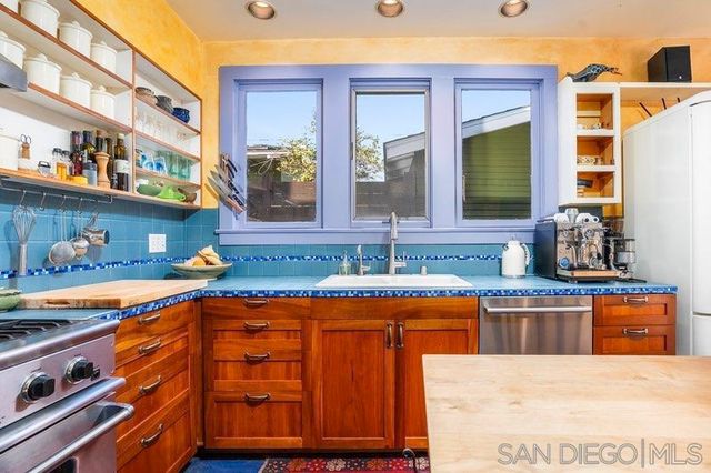 3237 39 Dale Street, San Diego, CA 92104