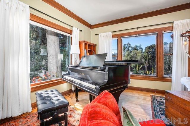 3237 39 Dale Street, San Diego, CA 92104