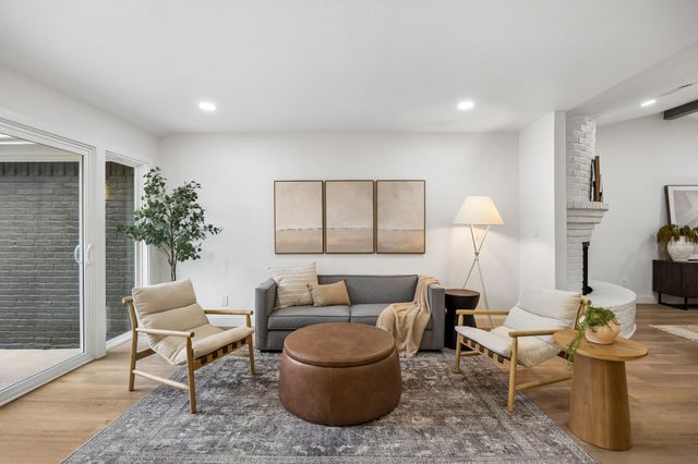 9376 Briarhurst Drive, Dallas, TX 75243