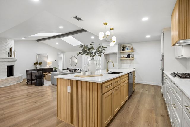 9376 Briarhurst Drive, Dallas, TX 75243