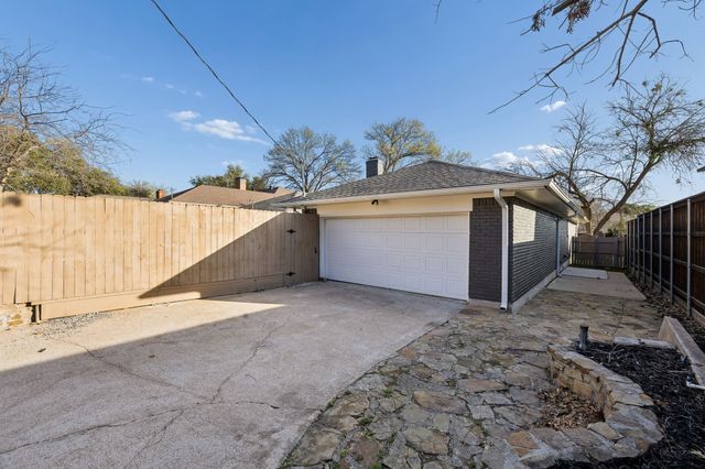 9376 Briarhurst Drive, Dallas, TX 75243