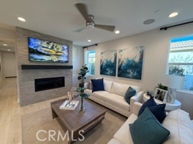 395 Knotgrass Street, Hemet, CA 92543