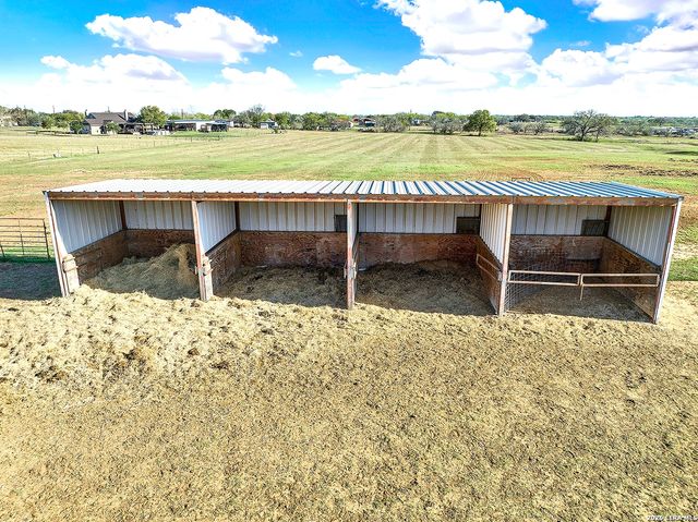 4680 Mount Olive Rd, Adkins, TX 78101