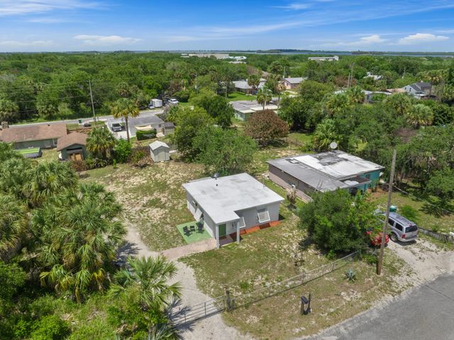 122 Julian Drive, Fort Pierce, FL 34946